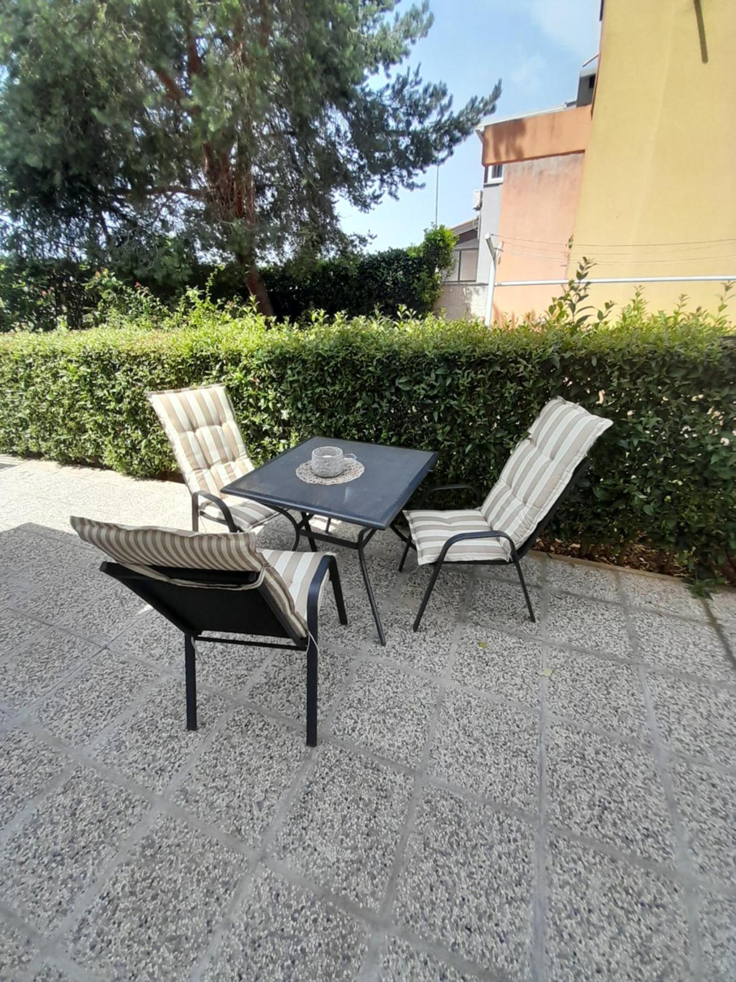 Apartments Luigi أوماغ الغرفة الصورة