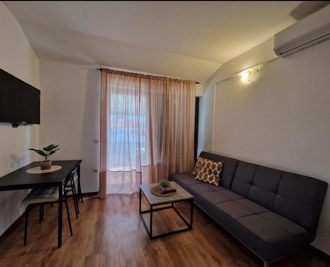 Apartments Luigi أوماغ الغرفة الصورة