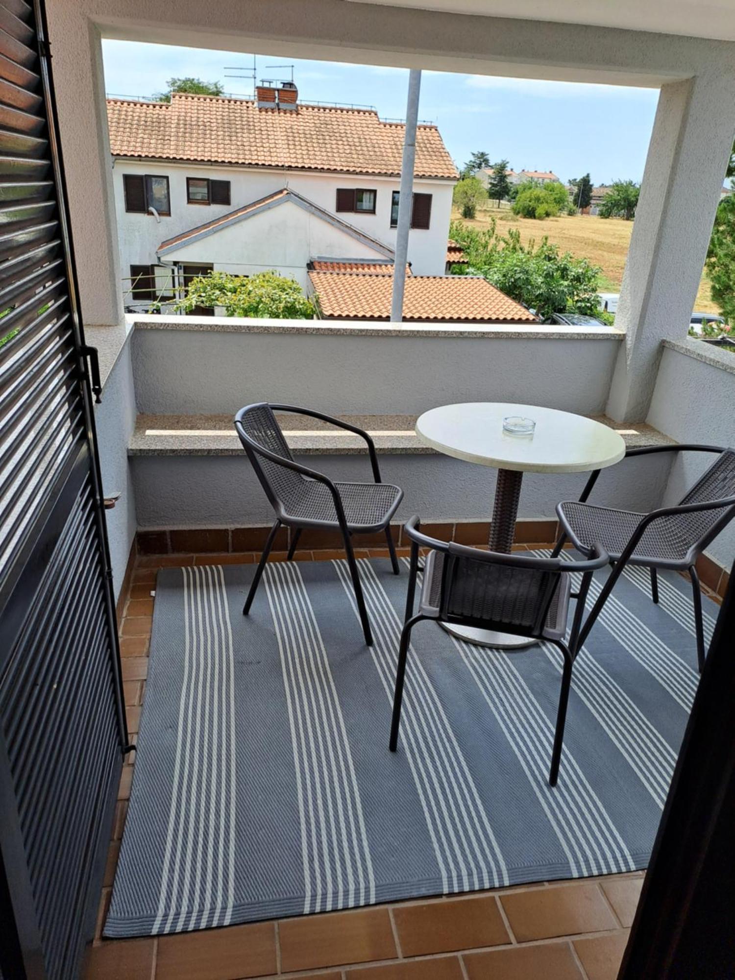 Apartments Luigi أوماغ الغرفة الصورة